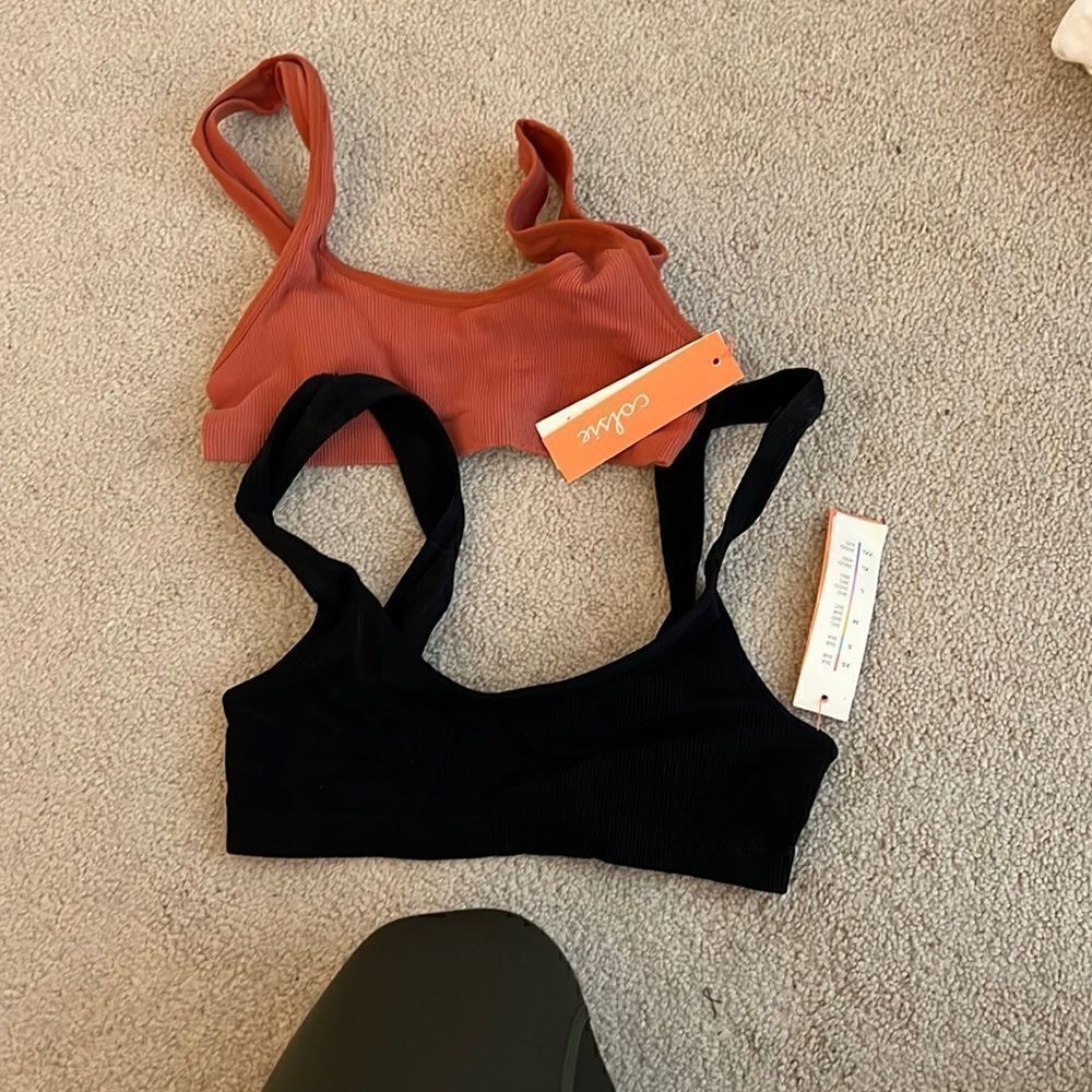 2 bralettes  